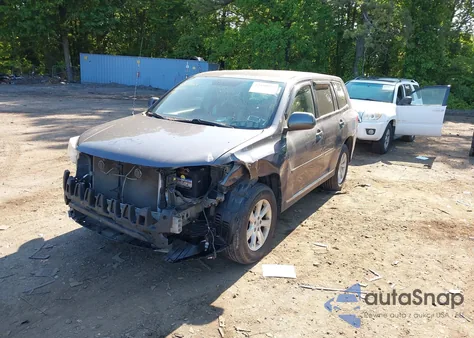 2011 Toyota Highlander Base V6 z USA, uszkodzony, nr VIN 5TDBK3EH0BS057382
